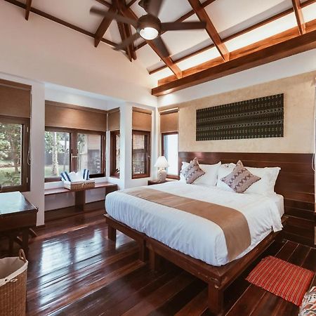 Alon Cloud9 Beach Front Catangnan Ngoại thất bức ảnh