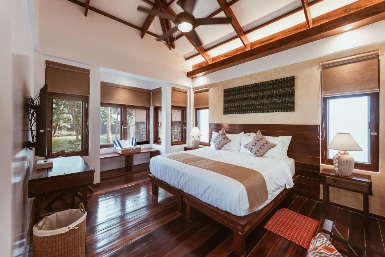 Alon Cloud9 Beach Front Catangnan Ngoại thất bức ảnh