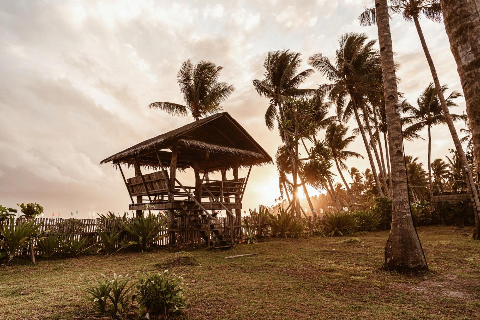 Alon Cloud9 Beach Front Catangnan Ngoại thất bức ảnh