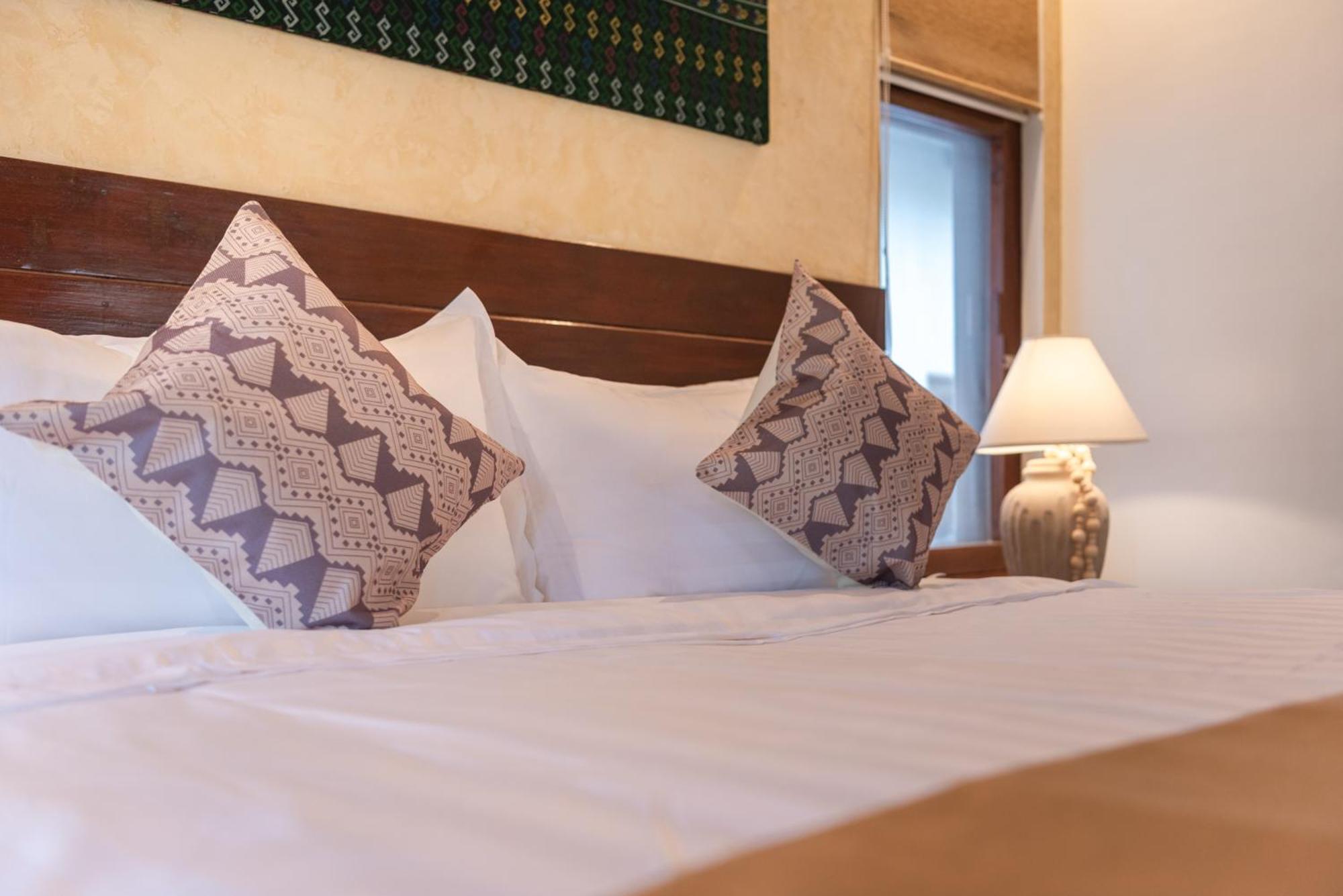 Alon Cloud9 Beach Front Catangnan Ngoại thất bức ảnh